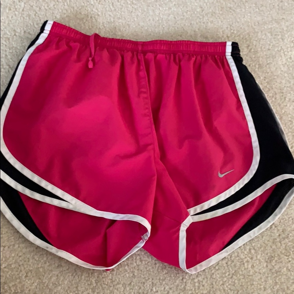 2 pairs of Nike shorts